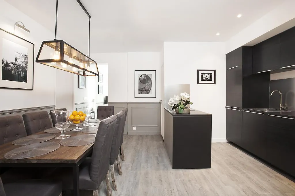 Livinparis - Luxury 3 Bedrooms Grands-Boulevards I France