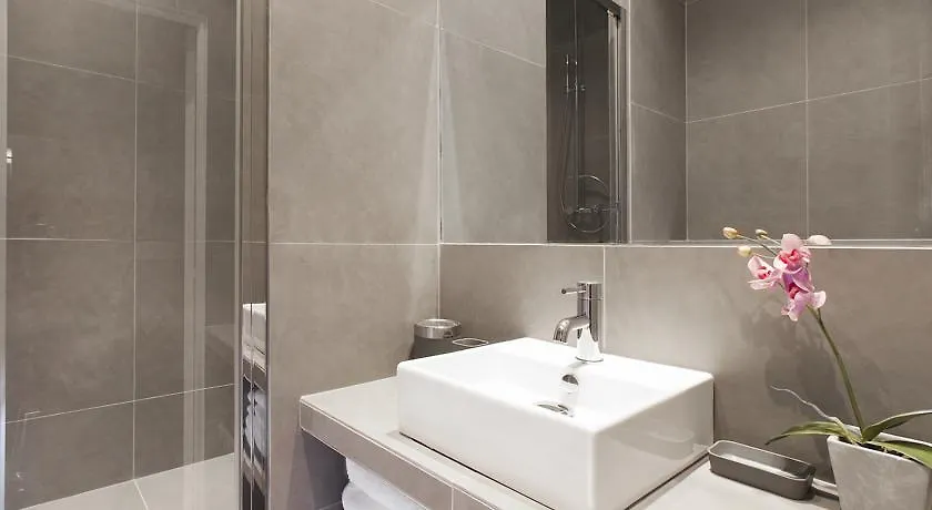 Livinparis - Luxury 3 Bedrooms Grands-Boulevards I France