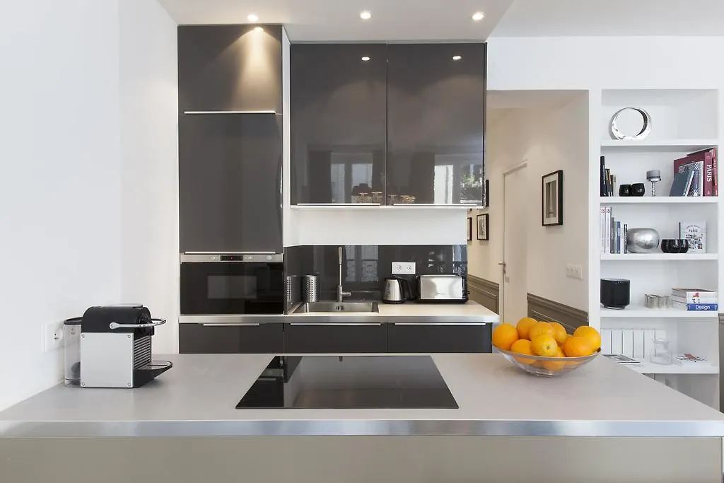Livinparis - Luxury 3 Bedrooms Grands-Boulevards I