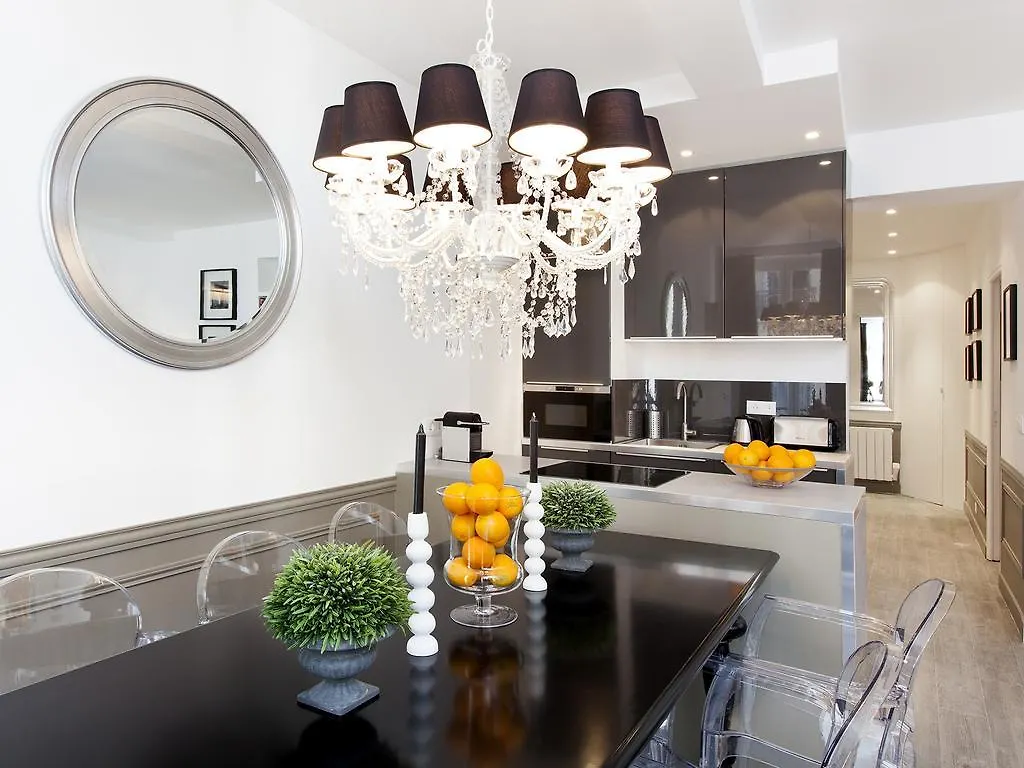 Livinparis - Luxury 3 Bedrooms Grands-Boulevards I Apartment Paris